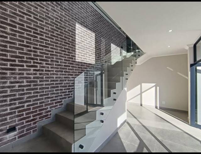 4 BEDROOM HOUSE FOR SALE IN HARTENBOS HEUWELS